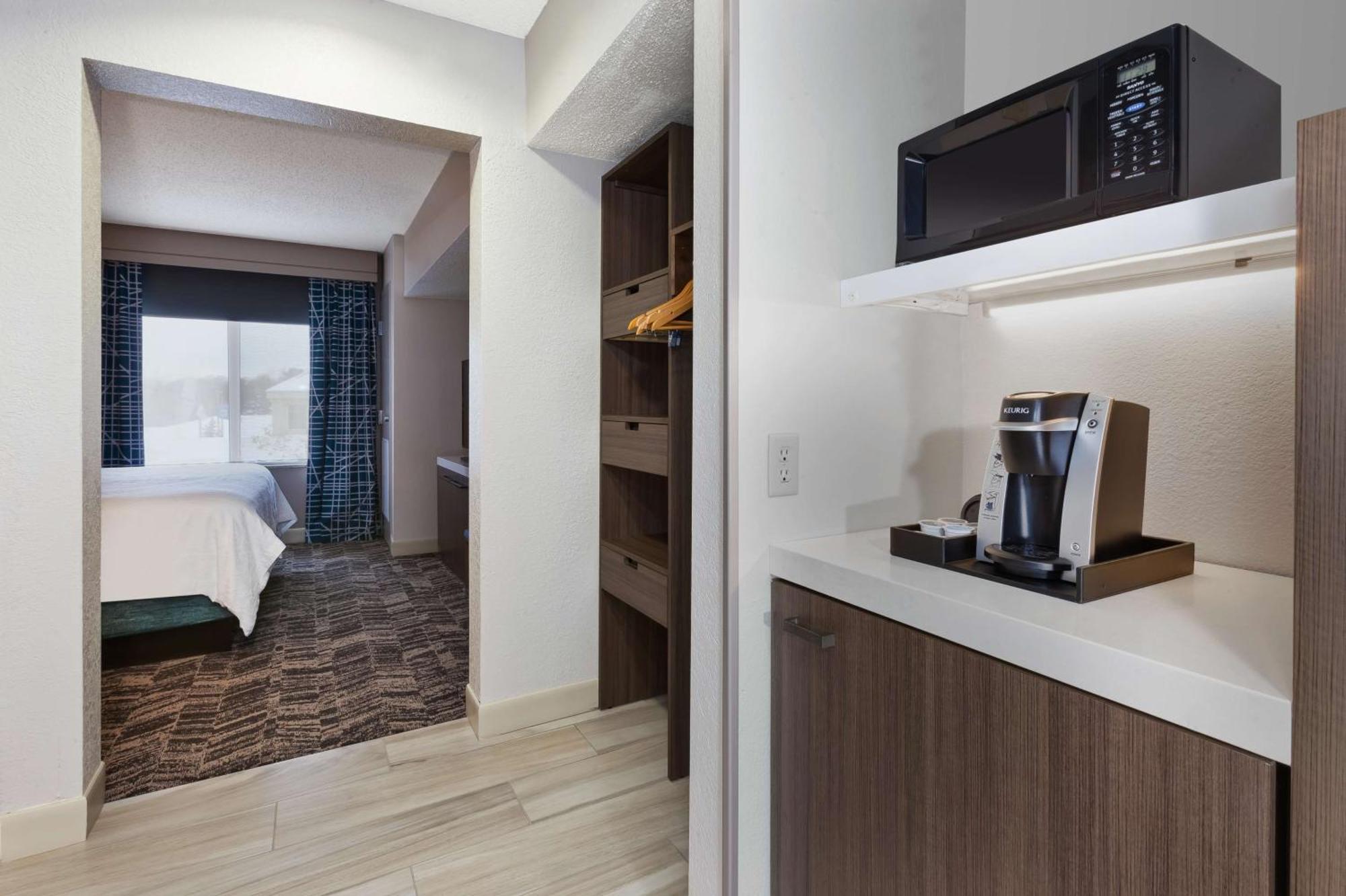 Hilton Garden Inn Minneapolis Maple Grove Exterior foto