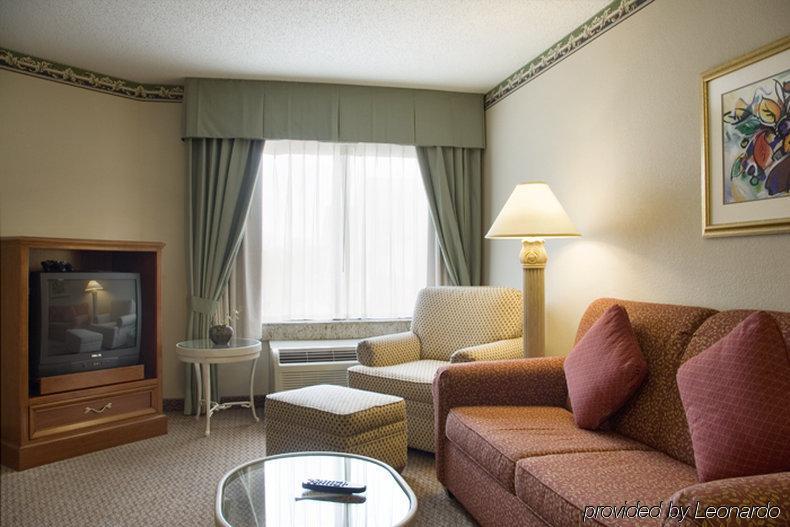 Hilton Garden Inn Minneapolis Maple Grove Exterior foto