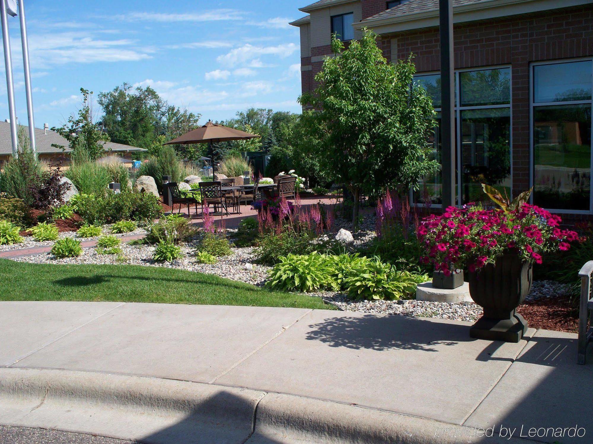 Hilton Garden Inn Minneapolis Maple Grove Exterior foto